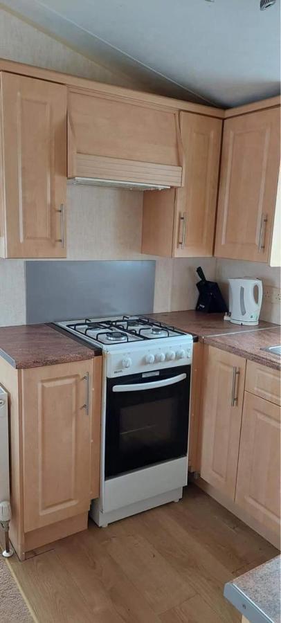 Captivating 3 Bed Caravan In *