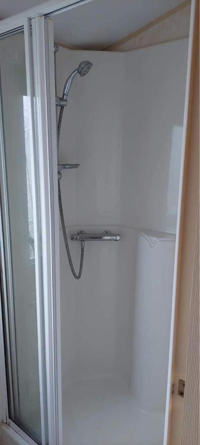Captivating 3 Bed Caravan In Apartment